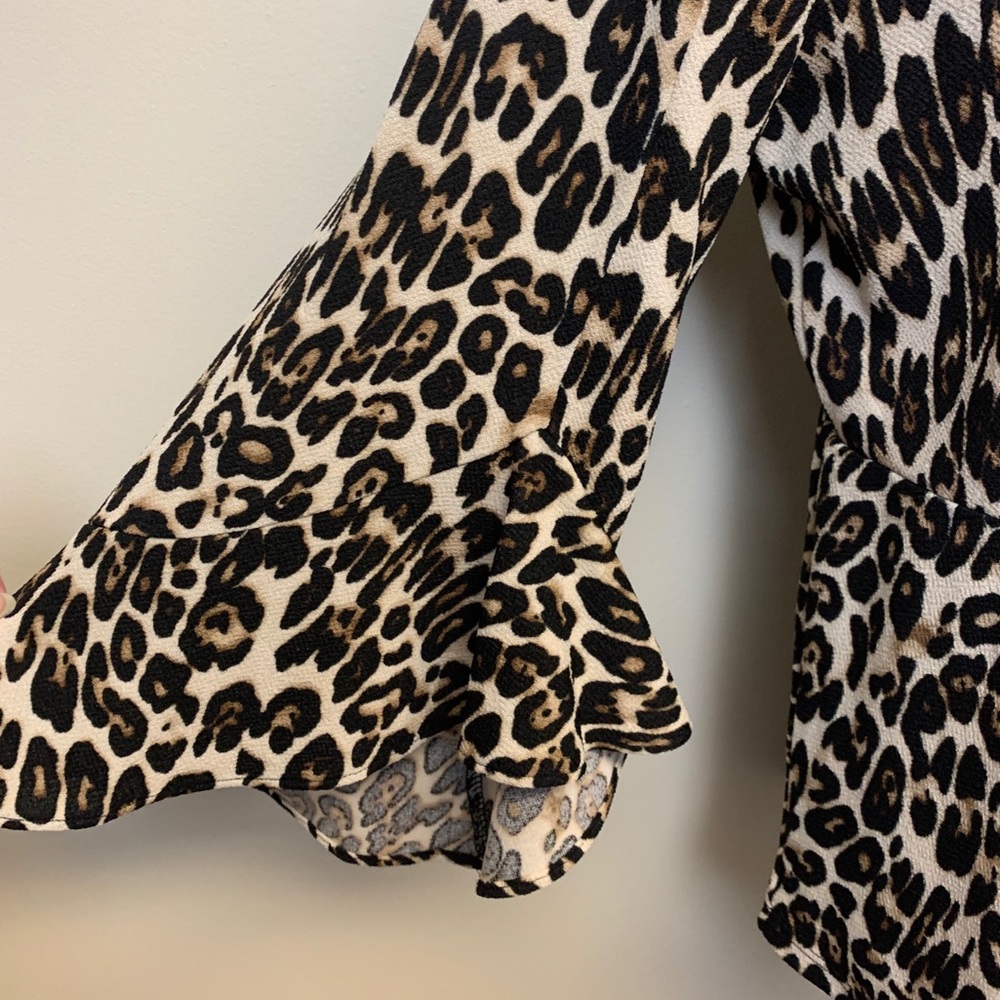 Chico’s Leopard Print Top Chico’s Size 2 (L - 12) - Picture 8 of 15